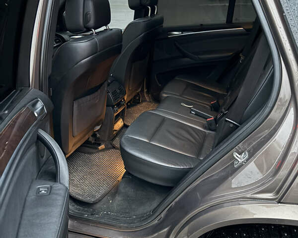 Коричневый БМВ Х5, объемом двигателя 2.98 л и пробегом 210 тыс. км за 14500 $, фото 8 на Automoto.ua