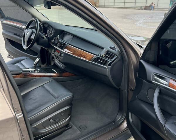 Коричневый БМВ Х5, объемом двигателя 2.98 л и пробегом 418 тыс. км за 10800 $, фото 40 на Automoto.ua