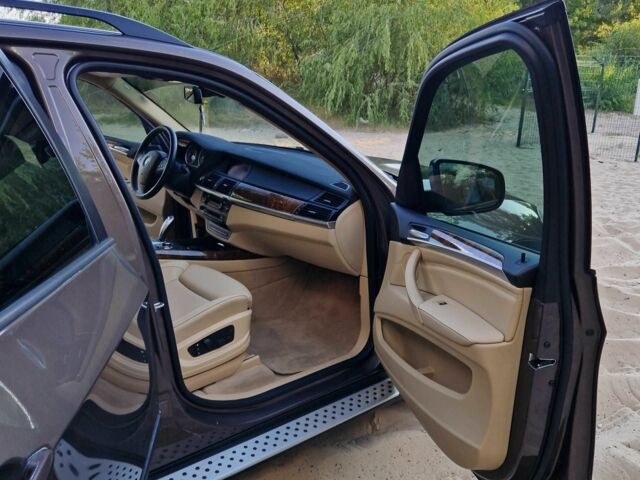 Коричневый БМВ Х5, объемом двигателя 3 л и пробегом 82 тыс. км за 18500 $, фото 14 на Automoto.ua