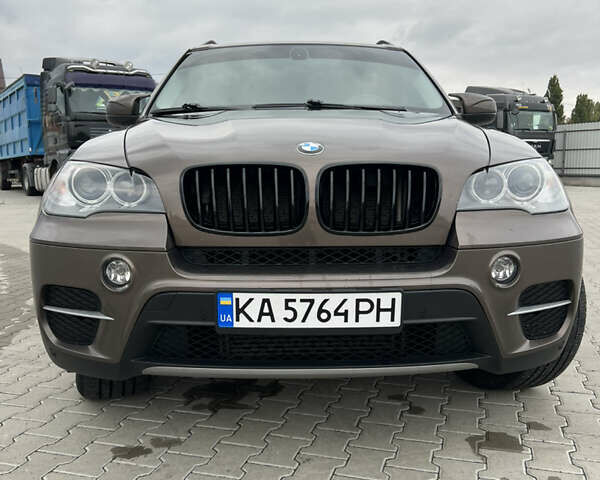 Коричневый БМВ Х5, объемом двигателя 2.98 л и пробегом 418 тыс. км за 12000 $, фото 2 на Automoto.ua