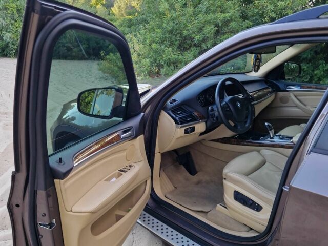 Коричневый БМВ Х5, объемом двигателя 3 л и пробегом 82 тыс. км за 18500 $, фото 8 на Automoto.ua