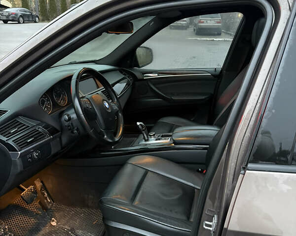 Коричневый БМВ Х5, объемом двигателя 2.98 л и пробегом 210 тыс. км за 14500 $, фото 5 на Automoto.ua