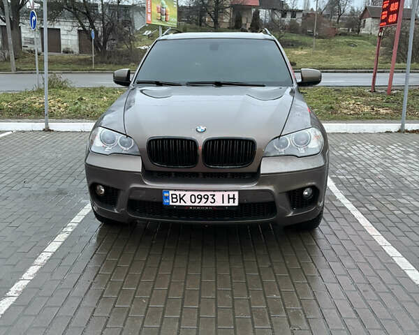 Коричневый БМВ Х5, объемом двигателя 2.98 л и пробегом 210 тыс. км за 14500 $, фото 2 на Automoto.ua