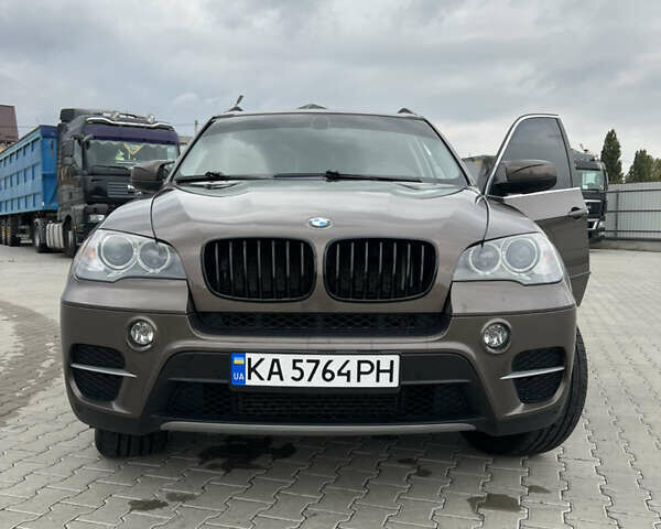 Коричневый БМВ Х5, объемом двигателя 2.98 л и пробегом 418 тыс. км за 12000 $, фото 3 на Automoto.ua