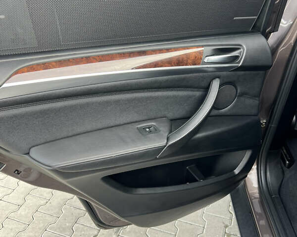 Коричневый БМВ Х5, объемом двигателя 2.98 л и пробегом 418 тыс. км за 10800 $, фото 36 на Automoto.ua