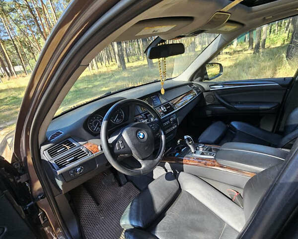 Коричневий БМВ Х5, об'ємом двигуна 2.98 л та пробігом 215 тис. км за 13000 $, фото 9 на Automoto.ua