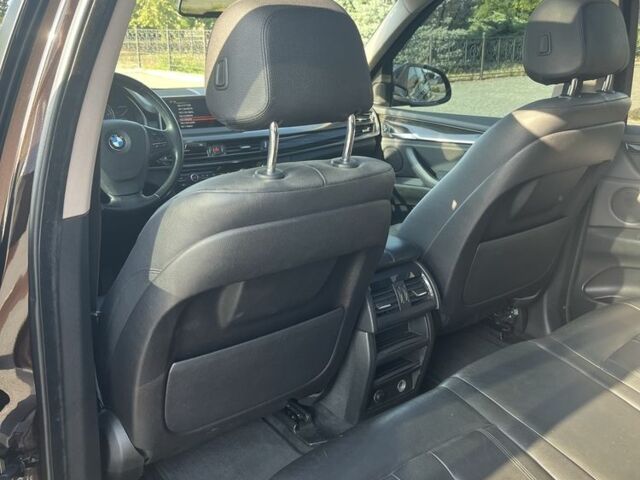 Коричневый БМВ Х5, объемом двигателя 3 л и пробегом 255 тыс. км за 18999 $, фото 5 на Automoto.ua