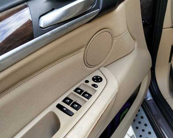 Коричневый БМВ Х5, объемом двигателя 2.98 л и пробегом 190 тыс. км за 13950 $, фото 43 на Automoto.ua
