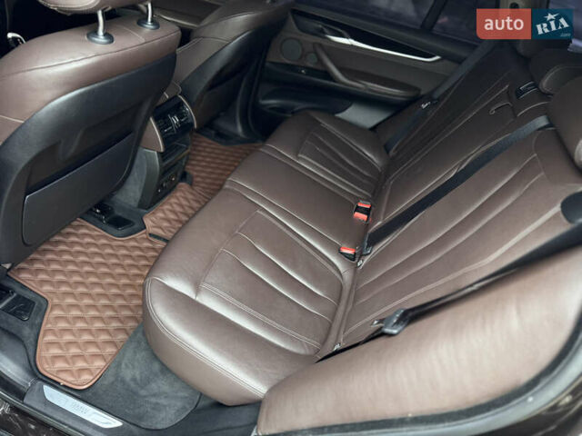 Коричневый БМВ Х5, объемом двигателя 3 л и пробегом 259 тыс. км за 33333 $, фото 24 на Automoto.ua