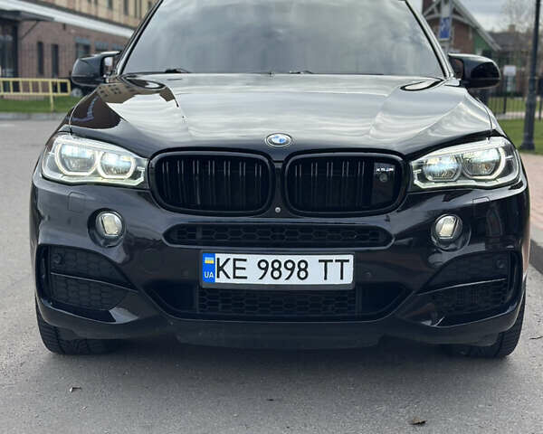 Коричневый БМВ Х5, объемом двигателя 2.99 л и пробегом 175 тыс. км за 36000 $, фото 2 на Automoto.ua