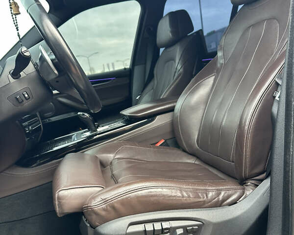 Коричневый БМВ Х5, объемом двигателя 2.99 л и пробегом 175 тыс. км за 36000 $, фото 14 на Automoto.ua