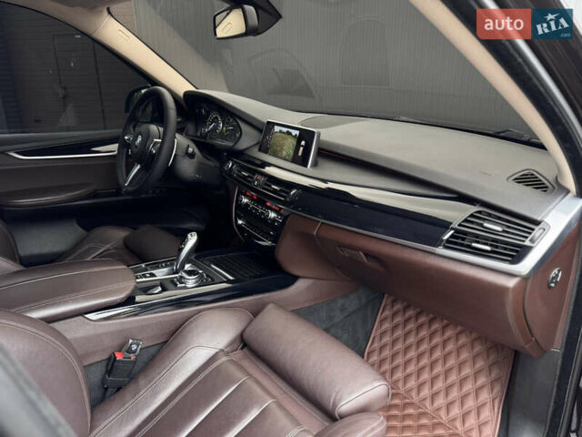Коричневый БМВ Х5, объемом двигателя 3 л и пробегом 259 тыс. км за 33333 $, фото 16 на Automoto.ua