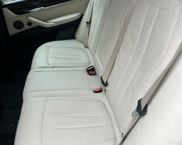 Коричневый БМВ Х5, объемом двигателя 2.99 л и пробегом 287 тыс. км за 26000 $, фото 13 на Automoto.ua