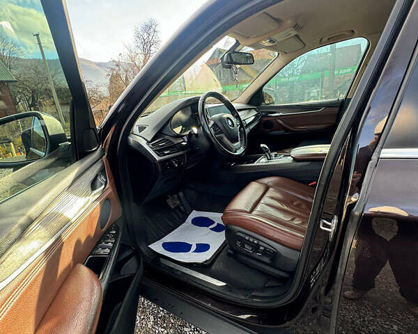 Коричневый БМВ Х5, объемом двигателя 2.99 л и пробегом 258 тыс. км за 26000 $, фото 4 на Automoto.ua