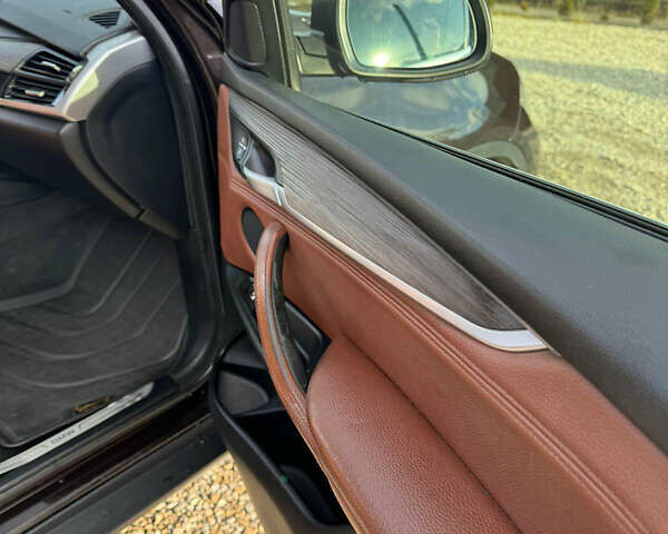 Коричневый БМВ Х5, объемом двигателя 2.99 л и пробегом 258 тыс. км за 26000 $, фото 7 на Automoto.ua