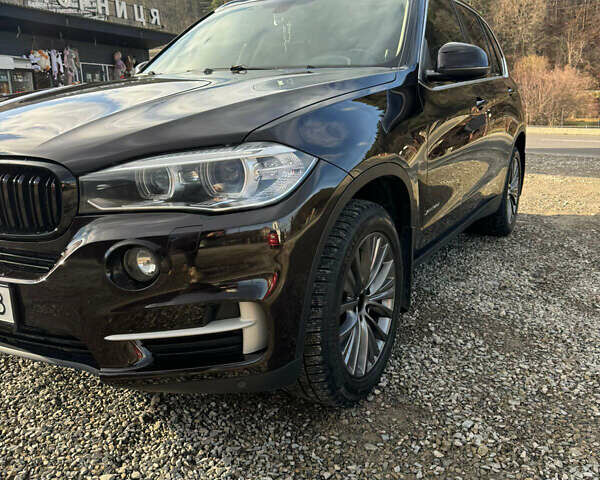 Коричневый БМВ Х5, объемом двигателя 2.99 л и пробегом 258 тыс. км за 26000 $, фото 2 на Automoto.ua