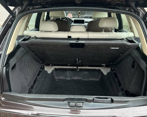 Коричневый БМВ Х5, объемом двигателя 2.99 л и пробегом 287 тыс. км за 26000 $, фото 4 на Automoto.ua