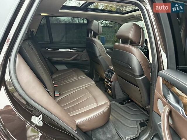 Коричневый БМВ Х5, объемом двигателя 3 л и пробегом 272 тыс. км за 24750 $, фото 75 на Automoto.ua