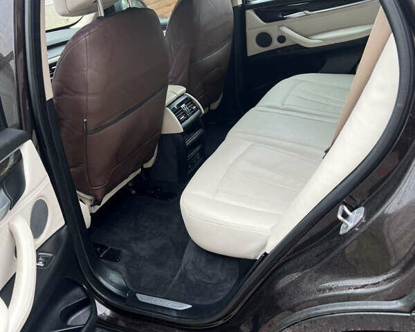 Коричневый БМВ Х5, объемом двигателя 2.99 л и пробегом 287 тыс. км за 26000 $, фото 14 на Automoto.ua