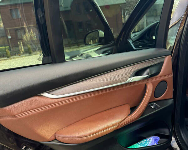 Коричневый БМВ Х5, объемом двигателя 2.99 л и пробегом 258 тыс. км за 26000 $, фото 9 на Automoto.ua