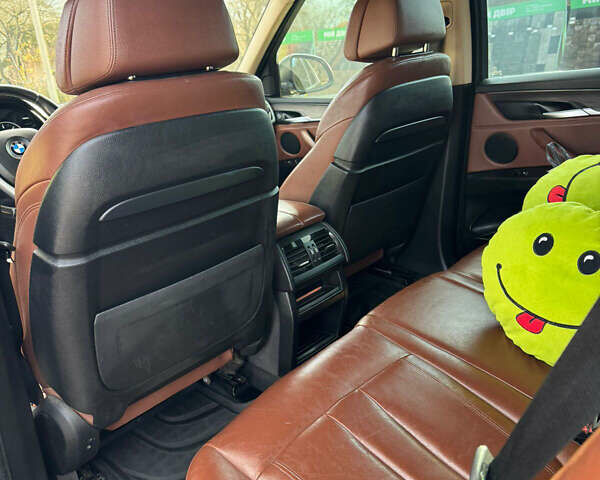 Коричневый БМВ Х5, объемом двигателя 2.99 л и пробегом 258 тыс. км за 26000 $, фото 8 на Automoto.ua