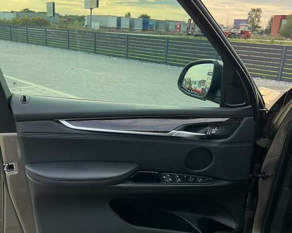 Коричневый БМВ Х5, объемом двигателя 2.99 л и пробегом 152 тыс. км за 35000 $, фото 14 на Automoto.ua