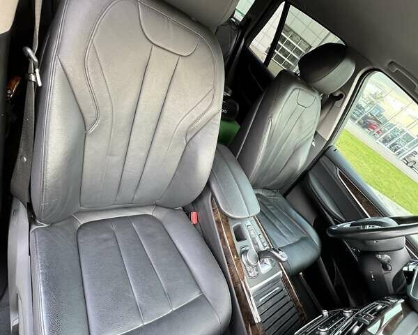 Коричневый БМВ Х5, объемом двигателя 2.99 л и пробегом 152 тыс. км за 35000 $, фото 9 на Automoto.ua