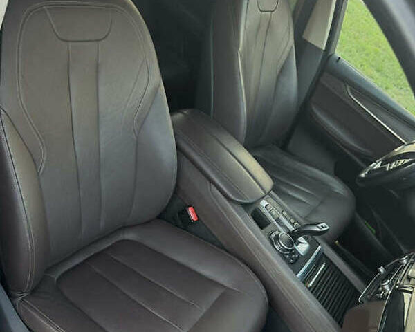 Коричневый БМВ Х5, объемом двигателя 2 л и пробегом 90 тыс. км за 26600 $, фото 7 на Automoto.ua