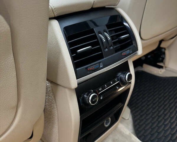 Коричневый БМВ Х5, объемом двигателя 2.99 л и пробегом 261 тыс. км за 27700 $, фото 56 на Automoto.ua