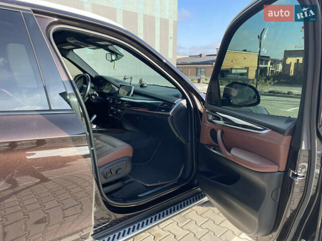 Коричневый БМВ Х5, объемом двигателя 3 л и пробегом 160 тыс. км за 24000 $, фото 14 на Automoto.ua