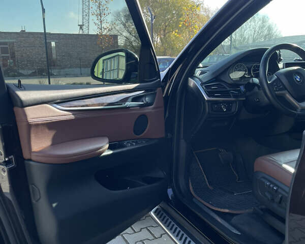 Коричневый БМВ Х5, объемом двигателя 3 л и пробегом 160 тыс. км за 24000 $, фото 20 на Automoto.ua