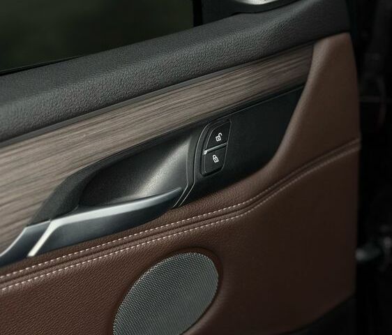 Коричневый БМВ Х5, объемом двигателя 2 л и пробегом 82 тыс. км за 34000 $, фото 7 на Automoto.ua