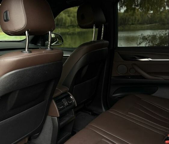 Коричневый БМВ Х5, объемом двигателя 2 л и пробегом 82 тыс. км за 34000 $, фото 6 на Automoto.ua