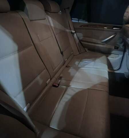 Красный БМВ Х5, объемом двигателя 3 л и пробегом 340 тыс. км за 6500 $, фото 14 на Automoto.ua