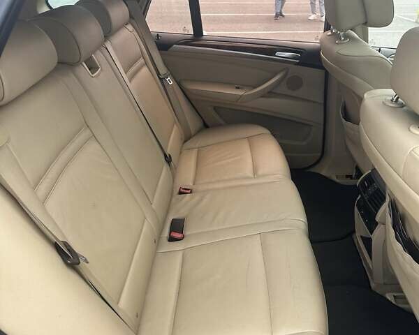 Красный БМВ Х5, объемом двигателя 2.99 л и пробегом 277 тыс. км за 12700 $, фото 10 на Automoto.ua