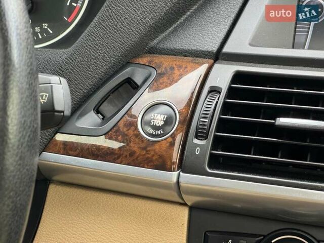 Красный БМВ Х5, объемом двигателя 3 л и пробегом 309 тыс. км за 12390 $, фото 33 на Automoto.ua