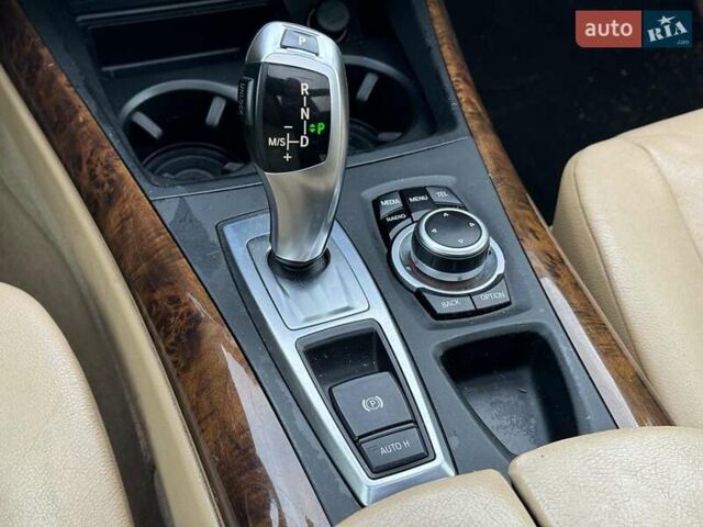 Красный БМВ Х5, объемом двигателя 3 л и пробегом 309 тыс. км за 12390 $, фото 32 на Automoto.ua