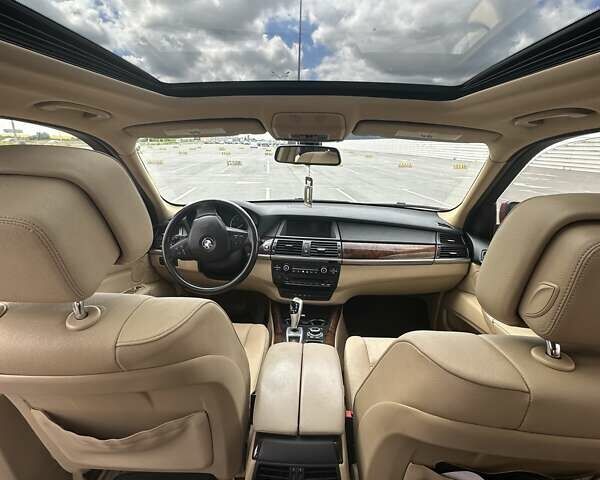 Красный БМВ Х5, объемом двигателя 2.99 л и пробегом 277 тыс. км за 12700 $, фото 19 на Automoto.ua