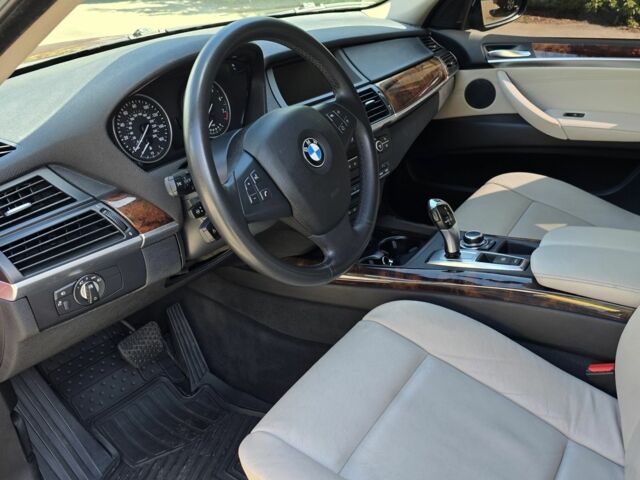 БМВ Х5 2011 в Вишневом на Automoto.ua Красный БМВ Х5, объемом двигателя 3 л и пробегом 261 тыс. км за 12000 $, фото 14 на Automoto.ua