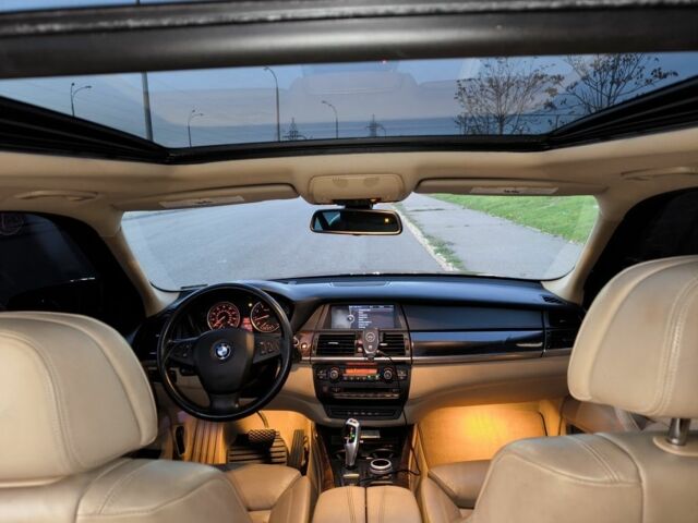 Червоний БМВ Х5, об'ємом двигуна 3 л та пробігом 198 тис. км за 10800 $, фото 4 на Automoto.ua