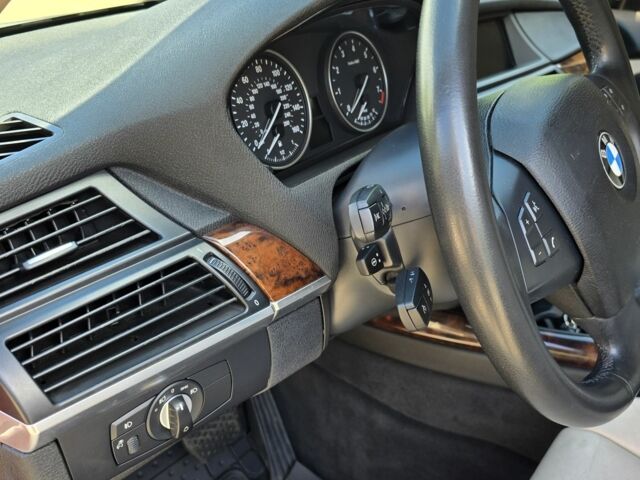 БМВ Х5 2011 в Вишневом на Automoto.ua Красный БМВ Х5, объемом двигателя 3 л и пробегом 261 тыс. км за 12000 $, фото 11 на Automoto.ua