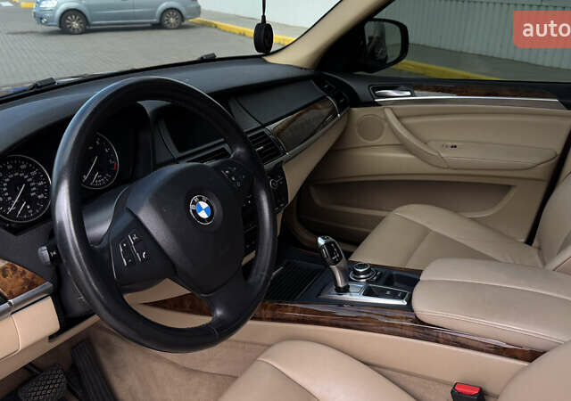 Червоний БМВ Х5, об'ємом двигуна 2.98 л та пробігом 177 тис. км за 17500 $, фото 50 на Automoto.ua