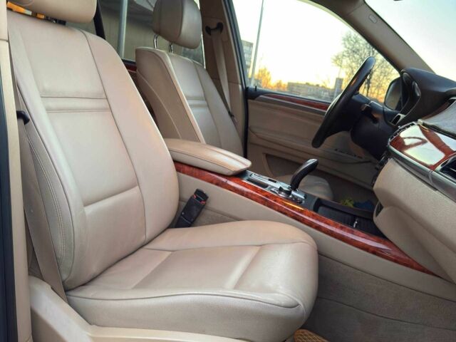 Красный БМВ Х5, объемом двигателя 3 л и пробегом 220 тыс. км за 14000 $, фото 8 на Automoto.ua