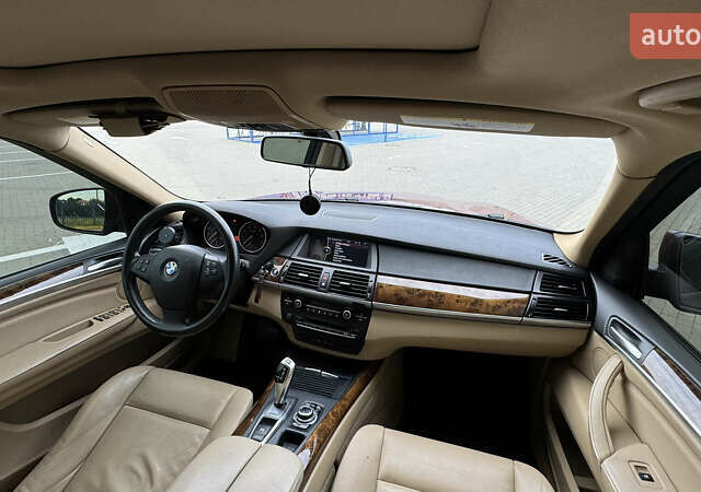 Червоний БМВ Х5, об'ємом двигуна 2.98 л та пробігом 177 тис. км за 17500 $, фото 56 на Automoto.ua