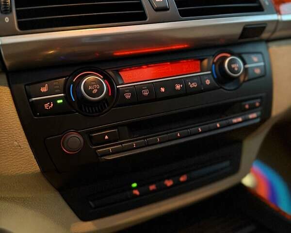 Красный БМВ Х5, объемом двигателя 2.98 л и пробегом 220 тыс. км за 14000 $, фото 13 на Automoto.ua