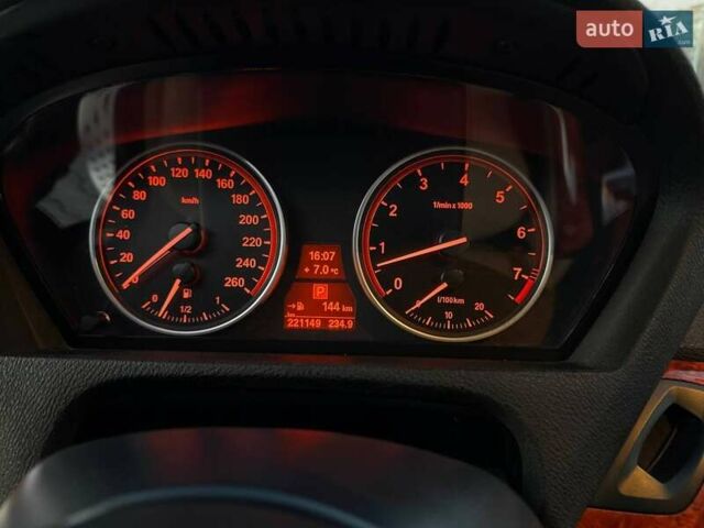 Красный БМВ Х5, объемом двигателя 2.98 л и пробегом 220 тыс. км за 14000 $, фото 12 на Automoto.ua