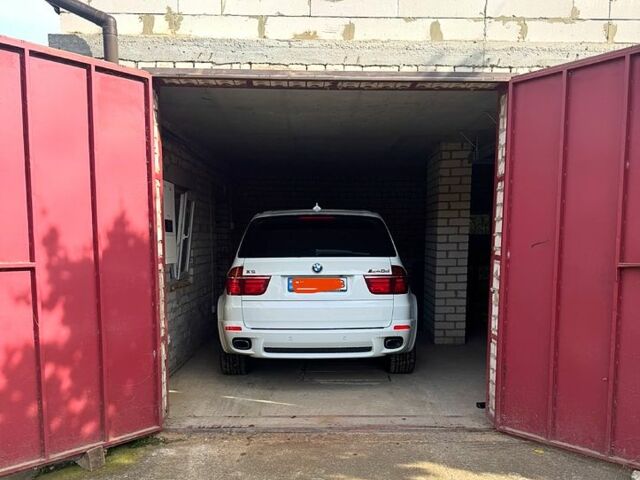 БМВ Х5 2011 в Херсоне на Automoto.ua БМВ Х5, объемом двигателя 3 л и пробегом 239 тыс. км за 18000 $, фото 4 на Automoto.ua