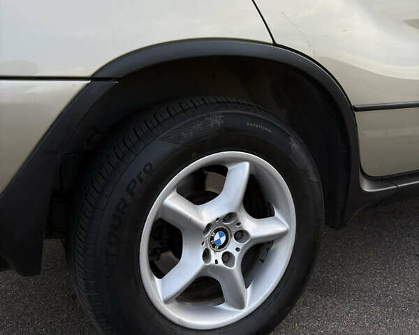 Желтый БМВ Х5, объемом двигателя 3 л и пробегом 380 тыс. км за 8999 $, фото 8 на Automoto.ua