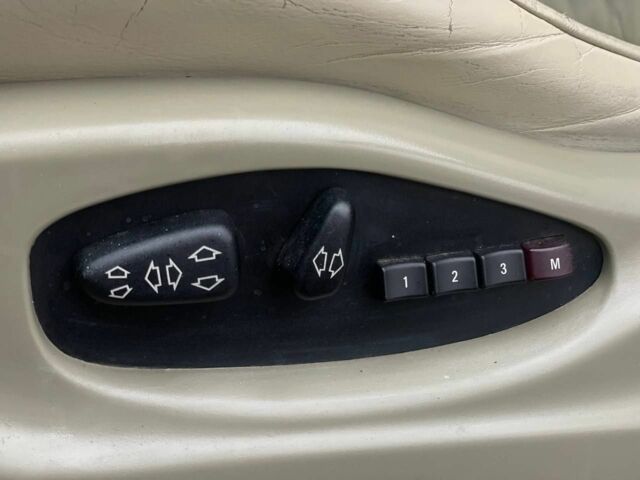 Желтый БМВ Х5, объемом двигателя 3 л и пробегом 385 тыс. км за 8400 $, фото 19 на Automoto.ua