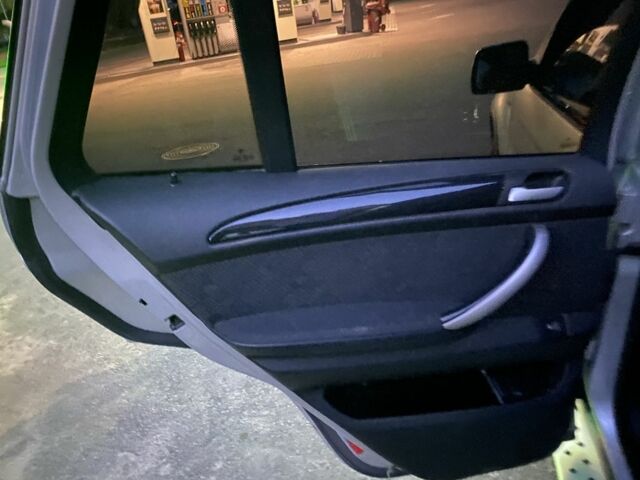 Сірий БМВ Х5, об'ємом двигуна 3 л та пробігом 350 тис. км за 7900 $, фото 2 на Automoto.ua